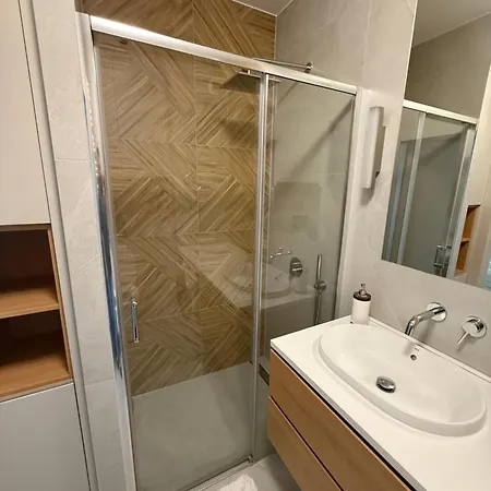 Tutu Apartment *